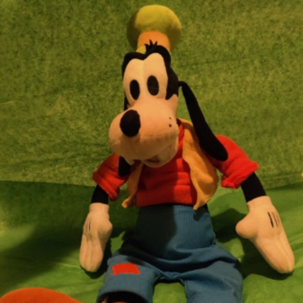 Goofy Yellow Vest 20" Plush Doll Authentic Disney Store Stuffed Plushy Toy